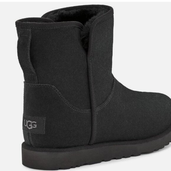 NEW WITH BOX UGG Cory II Bootie black size 11 - Picture 3 of 4